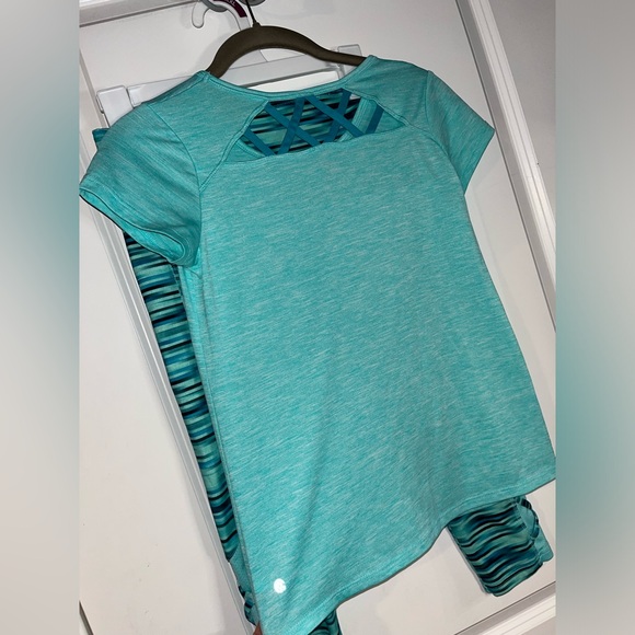 Champion 2 Piece Set Women’s TealCapri Leggings and Short Sleeve Top Size Large - Picture 2 of 15